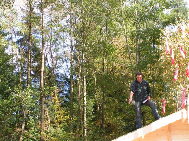 Bau einer Schutzh�tte bei der Loipe