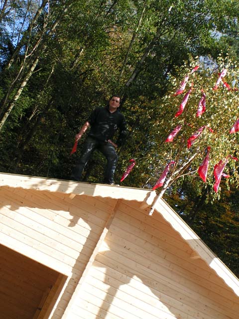 Bau einer Schutzh�tte bei der Loipe