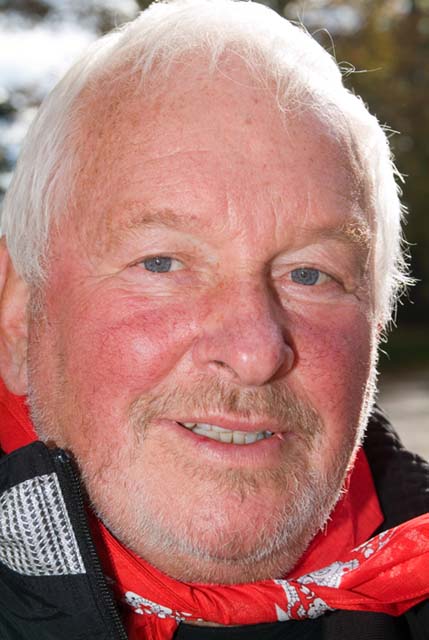 Bau einer Schutzh�tte bei der Loipe