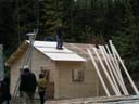 Bau einer Schutzhütte bei der Loipe