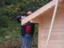 Bau einer Schutzhütte bei der Loipe